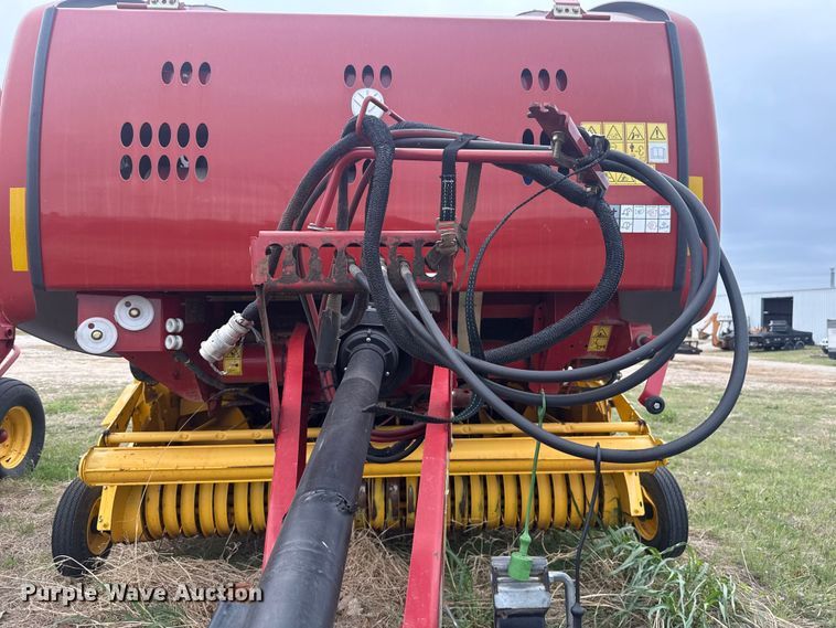 image for item FH6569 2020 New Holland Roll-Belt 450 round baler