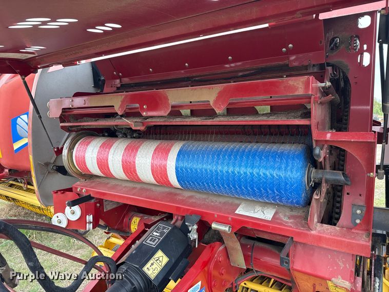 image for item FH6569 2020 New Holland Roll-Belt 450 round baler