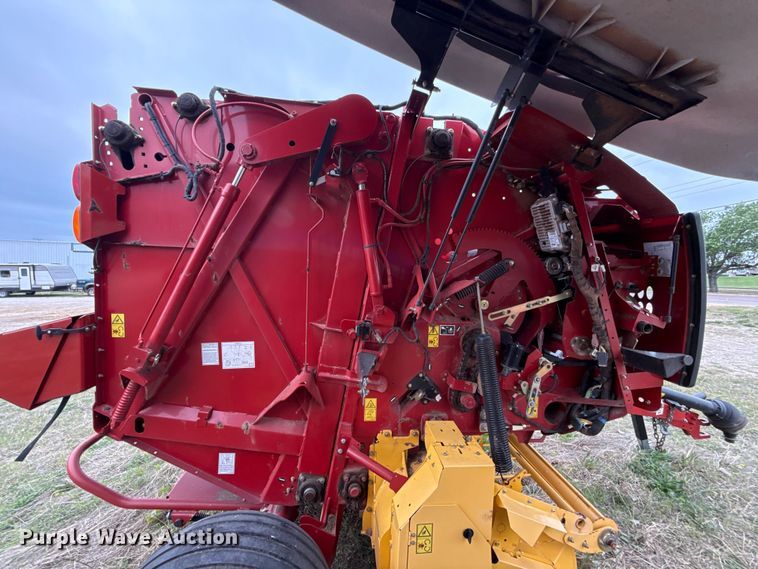 image for item FH6569 2020 New Holland Roll-Belt 450 round baler
