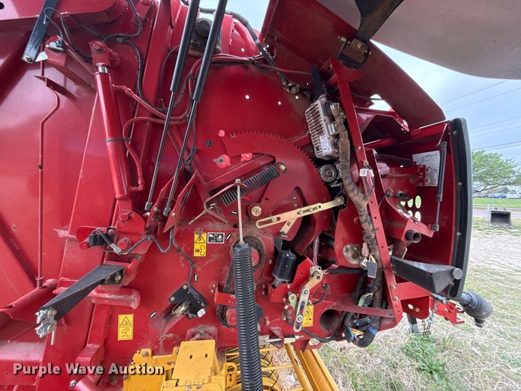 image for item FH6569 2020 New Holland Roll-Belt 450 round baler