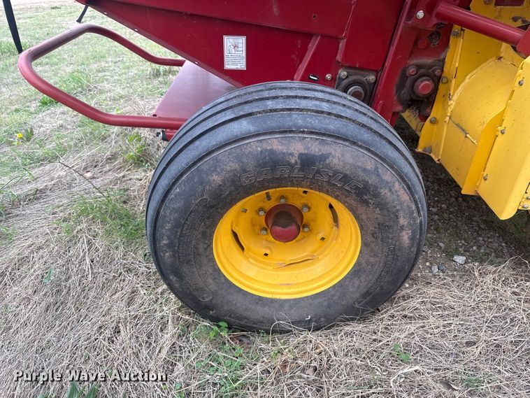 image for item FH6569 2020 New Holland Roll-Belt 450 round baler