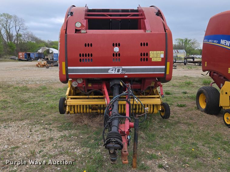 image for item FH6570 2015 New Holland Roll Belt 460 round baler