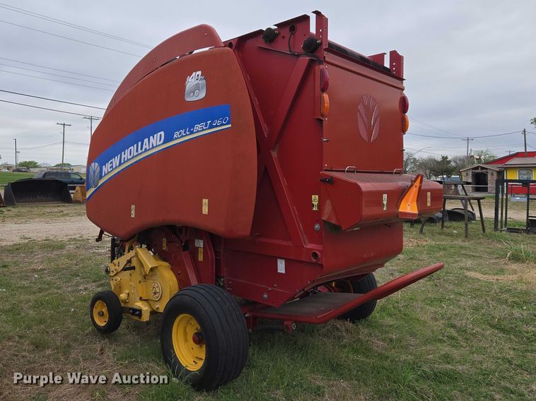 image for item FH6570 2015 New Holland Roll Belt 460 round baler