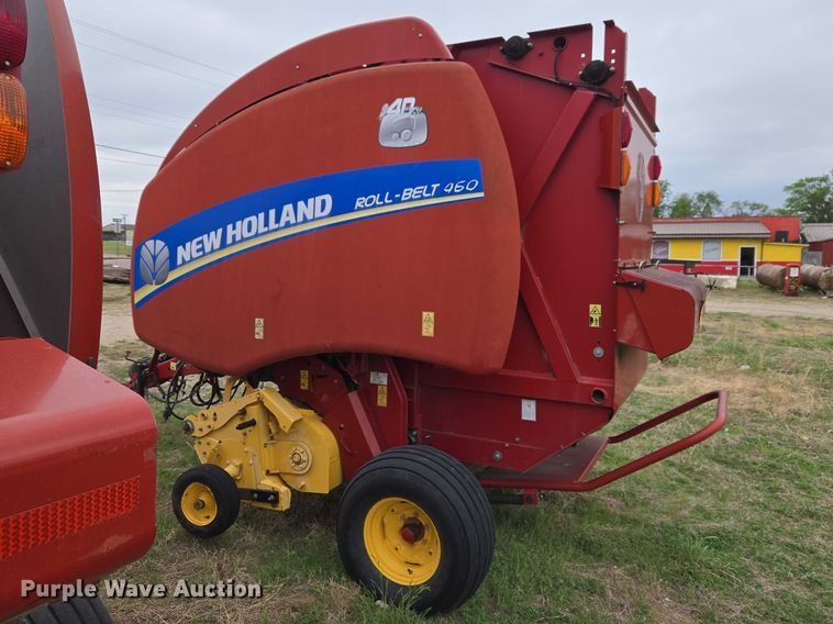 image for item FH6570 2015 New Holland Roll Belt 460 round baler