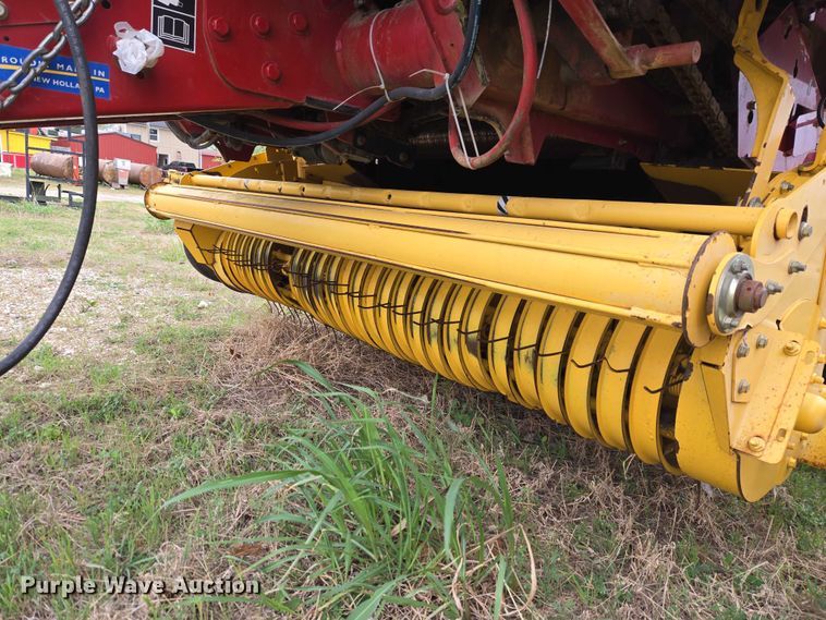 image for item FH6570 2015 New Holland Roll Belt 460 round baler