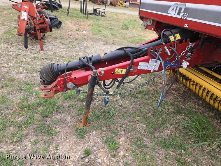 image for item FH6570 2015 New Holland Roll Belt 460 round baler