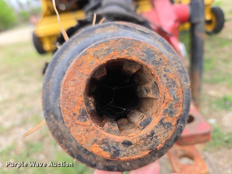 image for item FH6570 2015 New Holland Roll Belt 460 round baler