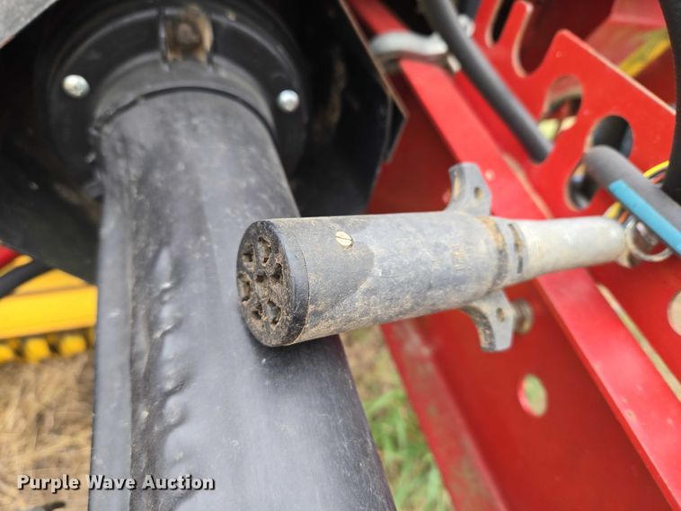 image for item FH6570 2015 New Holland Roll Belt 460 round baler