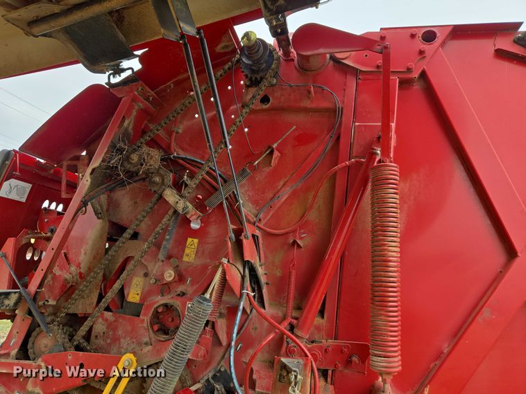 image for item FH6570 2015 New Holland Roll Belt 460 round baler
