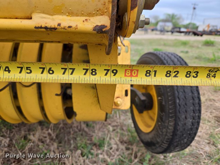 image for item FH6570 2015 New Holland Roll Belt 460 round baler