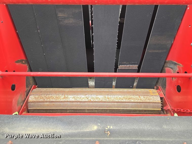 image for item FH6570 2015 New Holland Roll Belt 460 round baler
