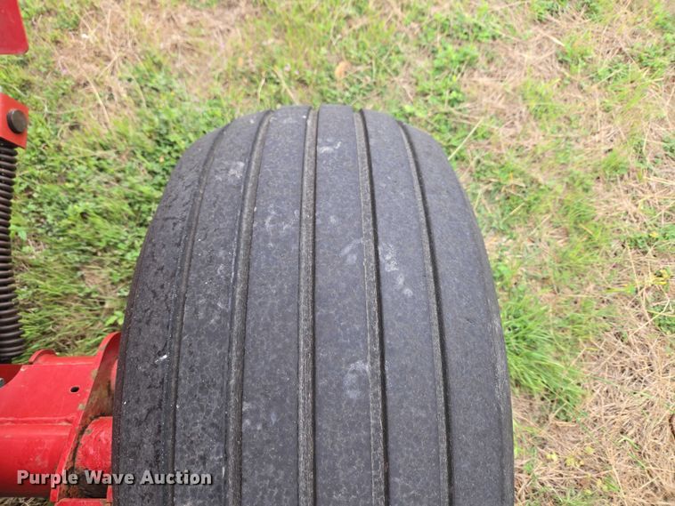 image for item FH6570 2015 New Holland Roll Belt 460 round baler