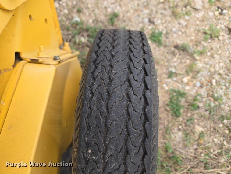 image for item FH6570 2015 New Holland Roll Belt 460 round baler