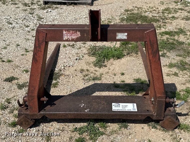 image for item FH6589 New Holland 80 hay bale spear