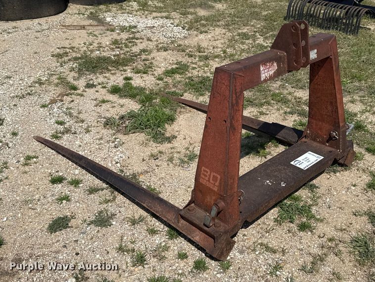 image for item FH6589 New Holland 80 hay bale spear