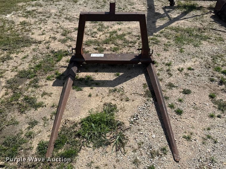 image for item FH6589 New Holland 80 hay bale spear