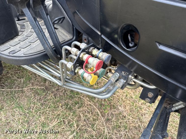 image for item FH6590 New Holland TC29D MFWD tractor