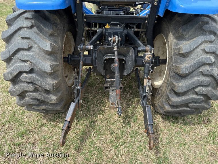 image for item FH6590 New Holland TC29D MFWD tractor