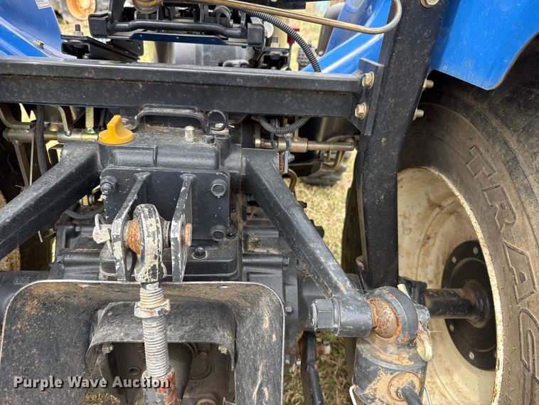 image for item FH6590 New Holland TC29D MFWD tractor