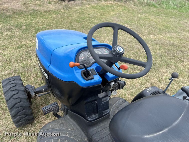 image for item FH6590 New Holland TC29D MFWD tractor