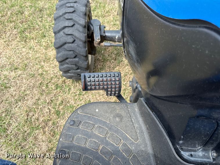 image for item FH6590 New Holland TC29D MFWD tractor