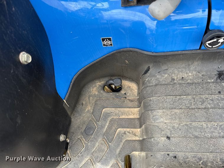 image for item FH6590 New Holland TC29D MFWD tractor