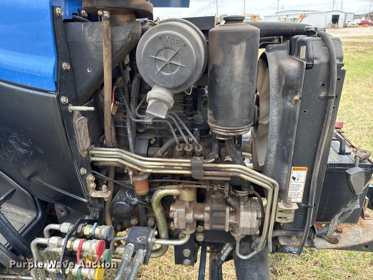 image for item FH6590 New Holland TC29D MFWD tractor