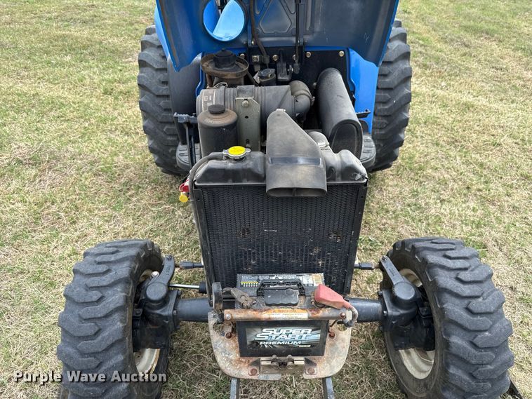 image for item FH6590 New Holland TC29D MFWD tractor