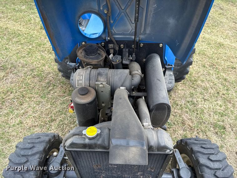 image for item FH6590 New Holland TC29D MFWD tractor