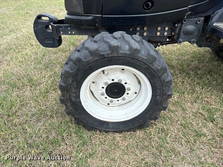 image for item FH6590 New Holland TC29D MFWD tractor