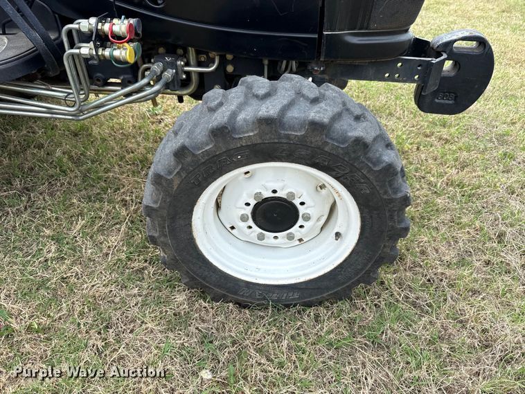 image for item FH6590 New Holland TC29D MFWD tractor