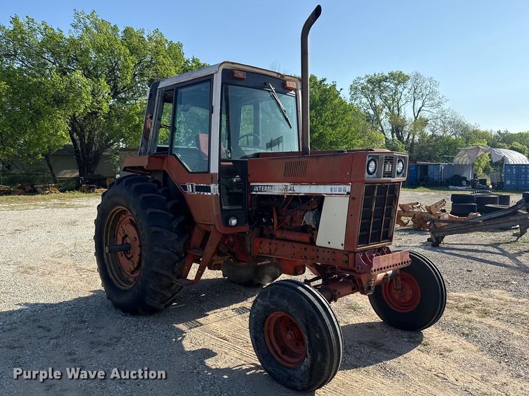 image for item FH6591 1979 International Harvester F1086 tractor
