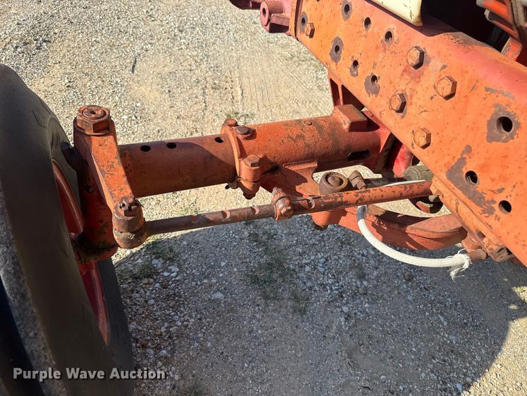 image for item FH6591 1979 International Harvester F1086 tractor