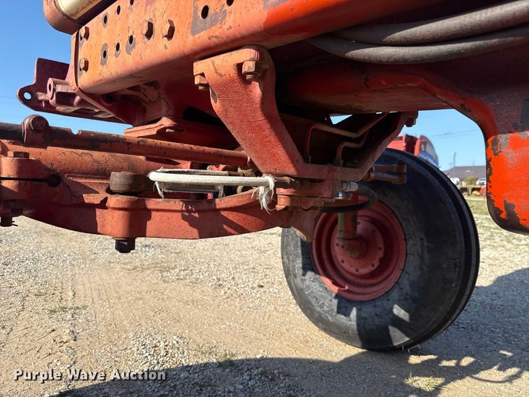 image for item FH6591 1979 International Harvester F1086 tractor