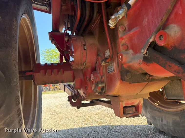 image for item FH6591 1979 International Harvester F1086 tractor