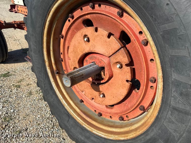 image for item FH6591 1979 International Harvester F1086 tractor