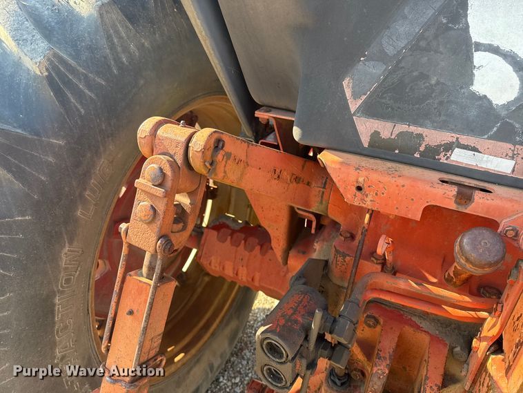 image for item FH6591 1979 International Harvester F1086 tractor