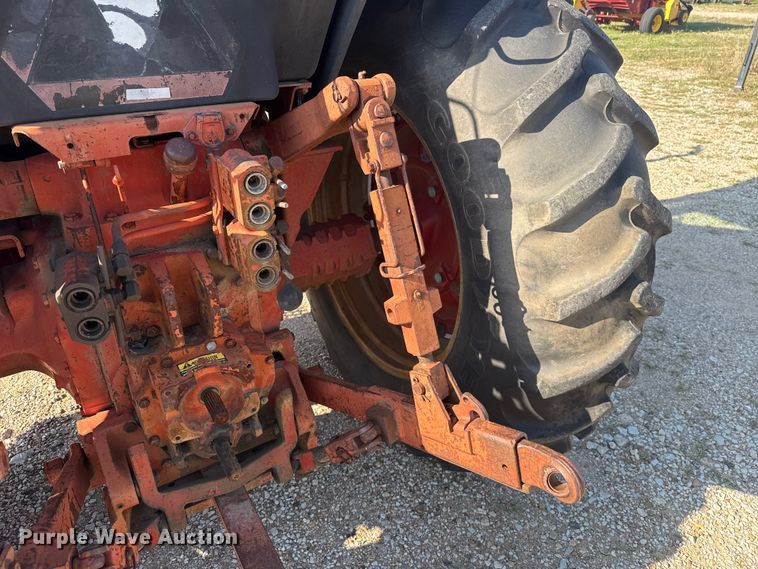 image for item FH6591 1979 International Harvester F1086 tractor