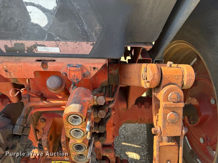 image for item FH6591 1979 International Harvester F1086 tractor