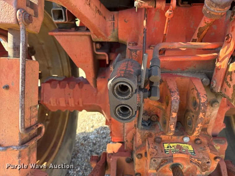 image for item FH6591 1979 International Harvester F1086 tractor