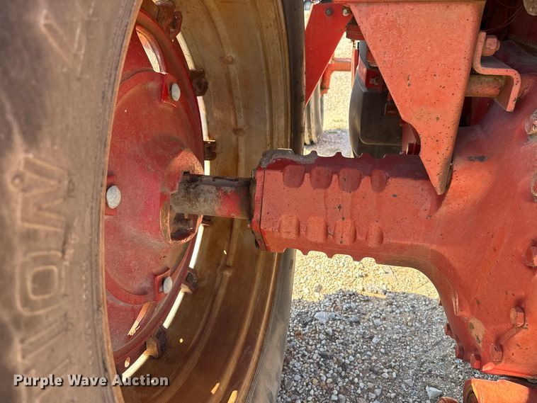 image for item FH6591 1979 International Harvester F1086 tractor