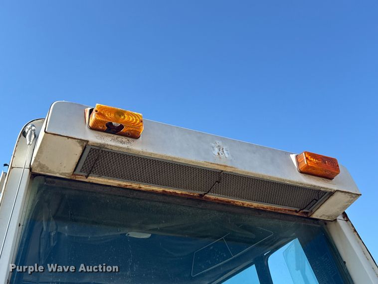 image for item FH6591 1979 International Harvester F1086 tractor