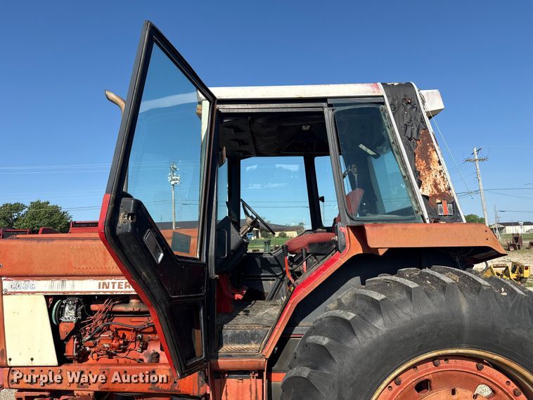 image for item FH6591 1979 International Harvester F1086 tractor