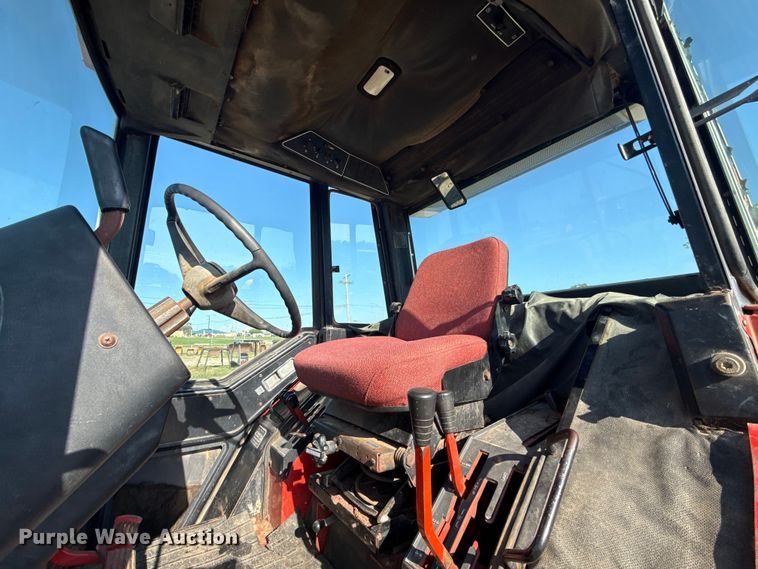 image for item FH6591 1979 International Harvester F1086 tractor