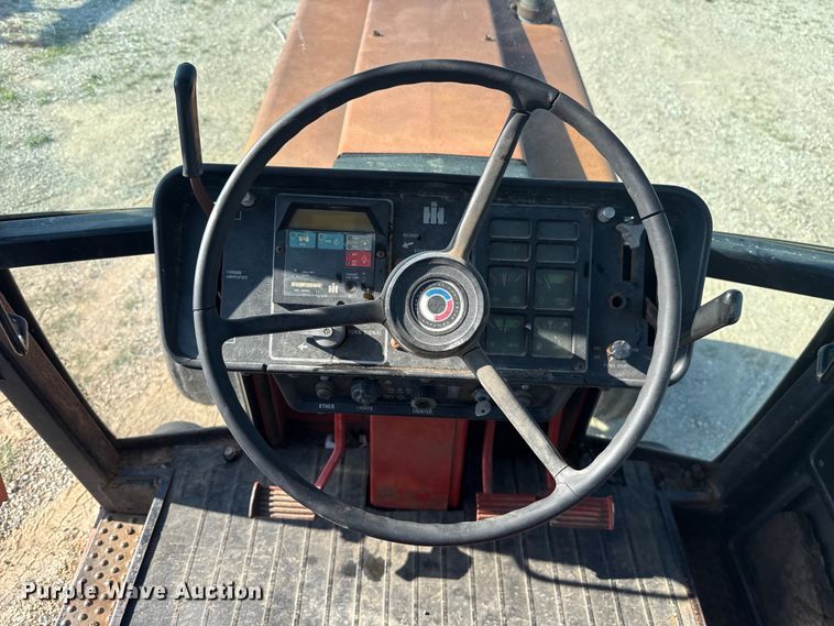 image for item FH6591 1979 International Harvester F1086 tractor