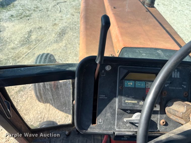 image for item FH6591 1979 International Harvester F1086 tractor