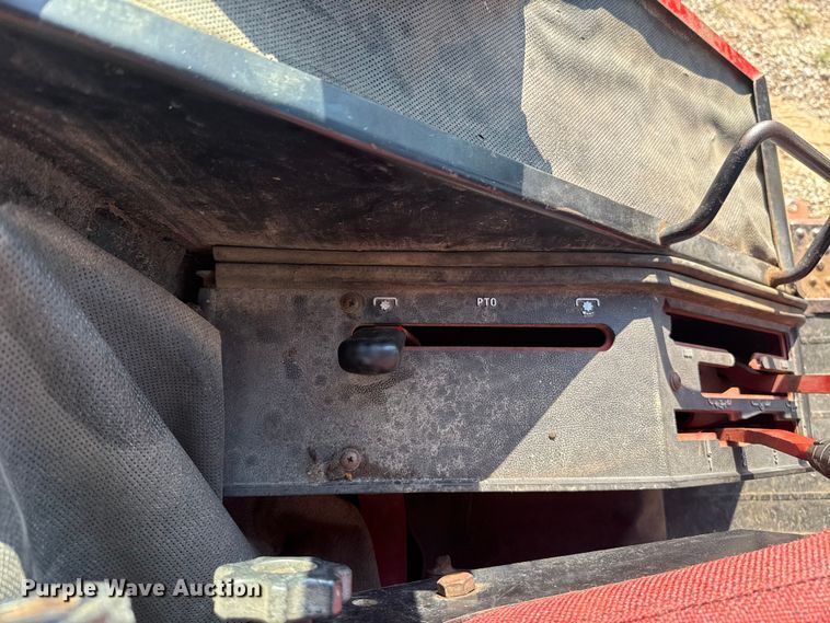 image for item FH6591 1979 International Harvester F1086 tractor