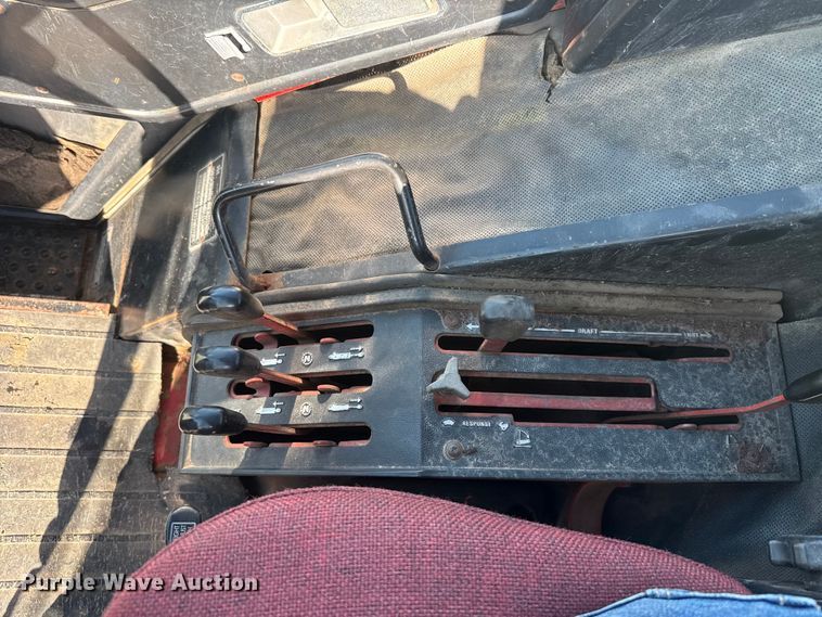 image for item FH6591 1979 International Harvester F1086 tractor