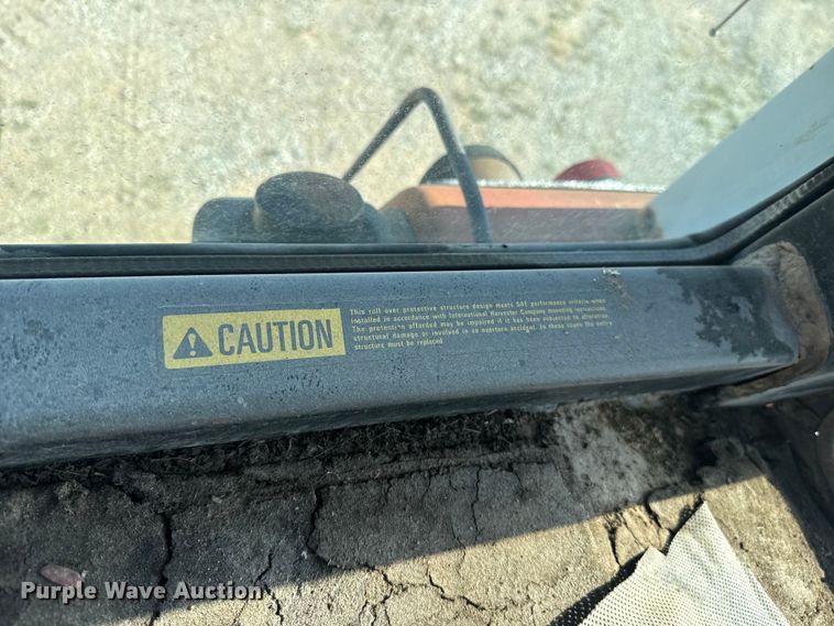 image for item FH6591 1979 International Harvester F1086 tractor