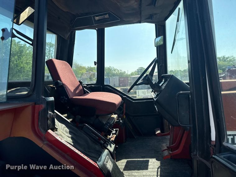 image for item FH6591 1979 International Harvester F1086 tractor